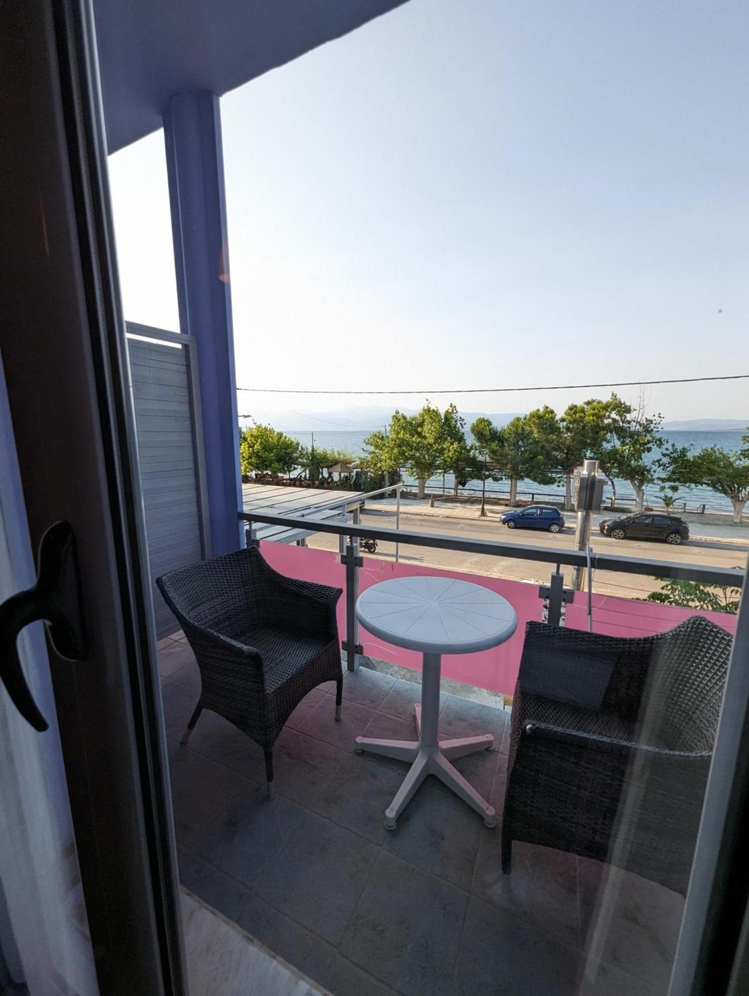 Okeania Seafront Rooms In קמנה וורלה מראה חיצוני תמונה