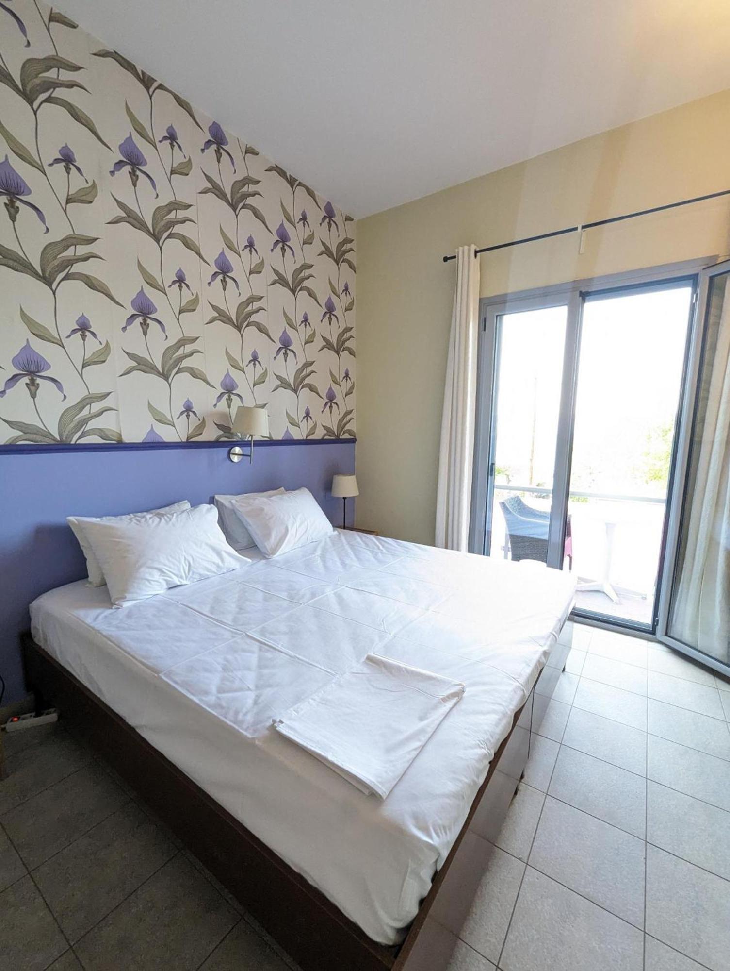 Okeania Seafront Rooms In קמנה וורלה מראה חיצוני תמונה