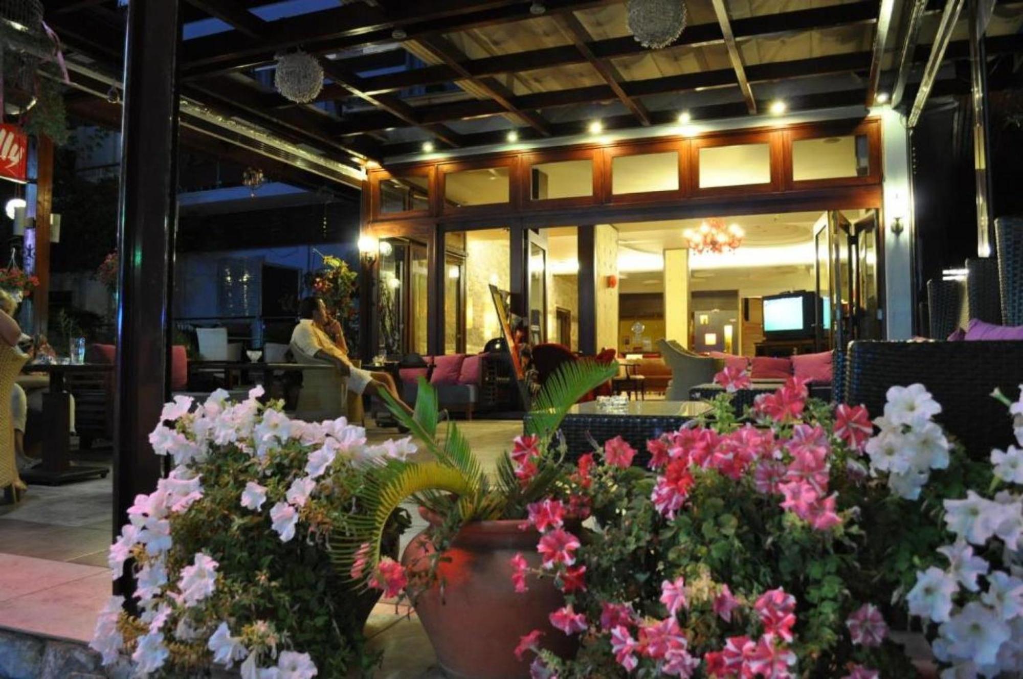 Okeania Seafront Rooms In קמנה וורלה מראה חיצוני תמונה